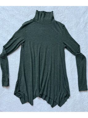 AEO Olive Green Turtleneck Long Sleeve